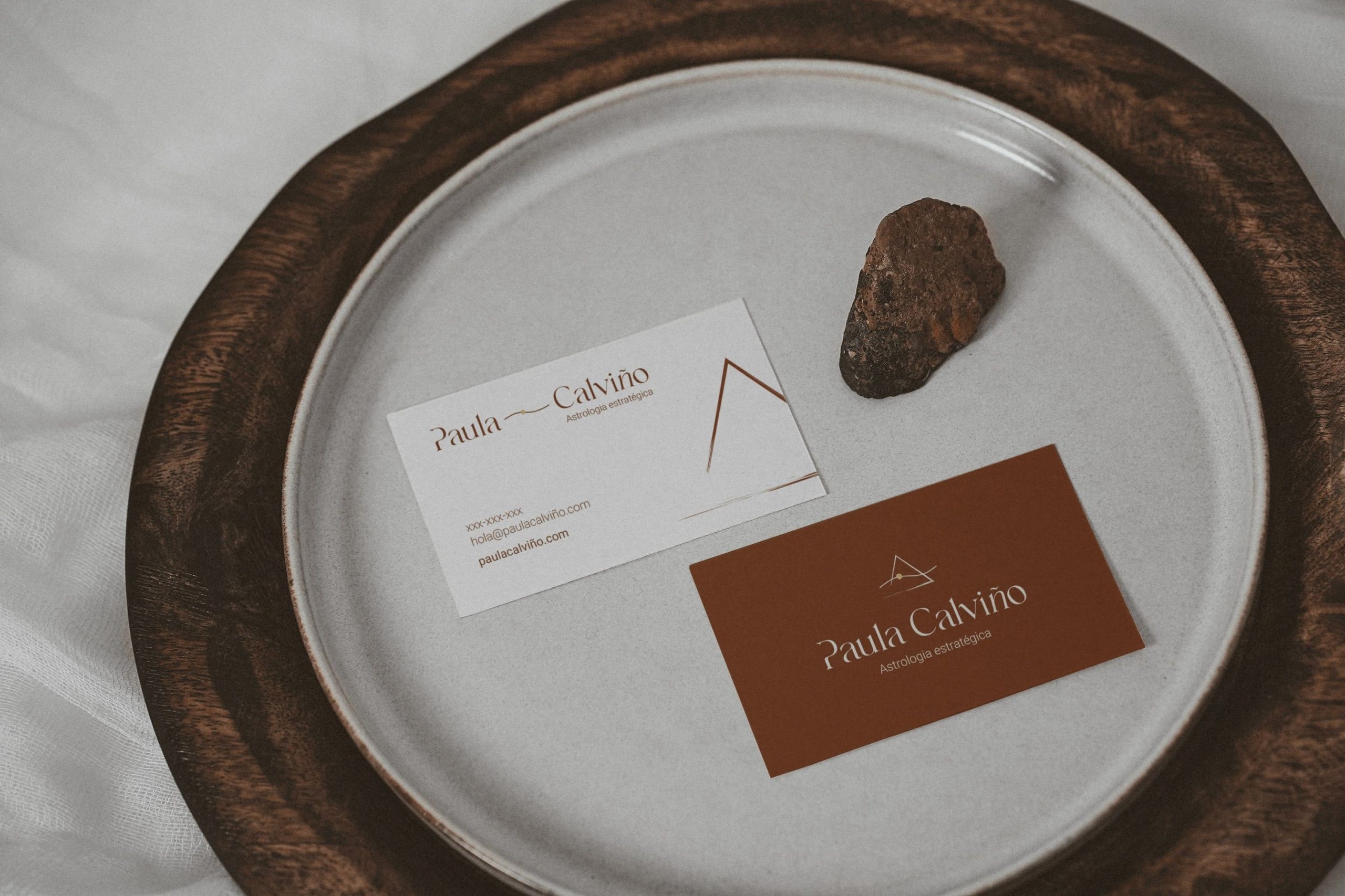 Business-Card-on-Plate-Mockup-min