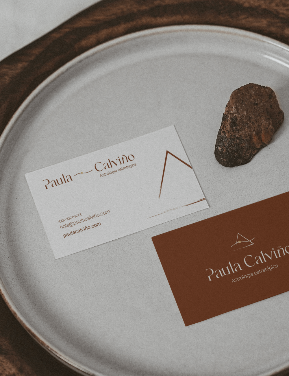 Business-Card-on-Plate-Mockup-min